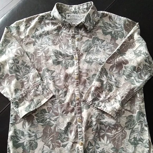 COLUMBIA SPORTSWEAR Button-down - Picture 7 of 12